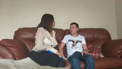 Seithuti se lihlong se ile sa koatela mosuoe ea sa khotsofalang (Milf Alina Tumanova)